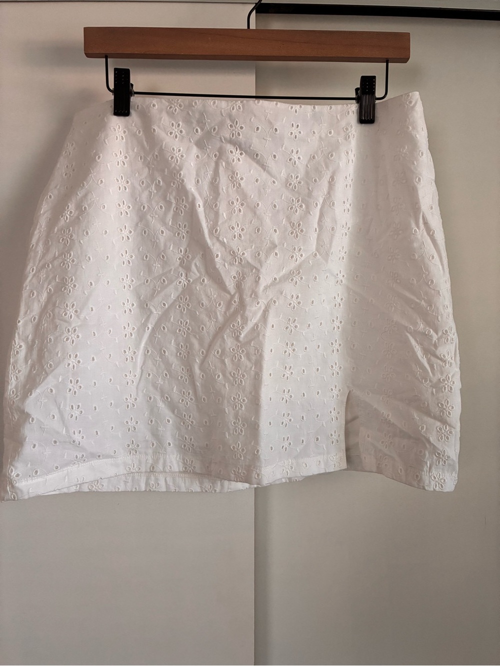 Kendall & Kylie White Eyelet Mini Skirt